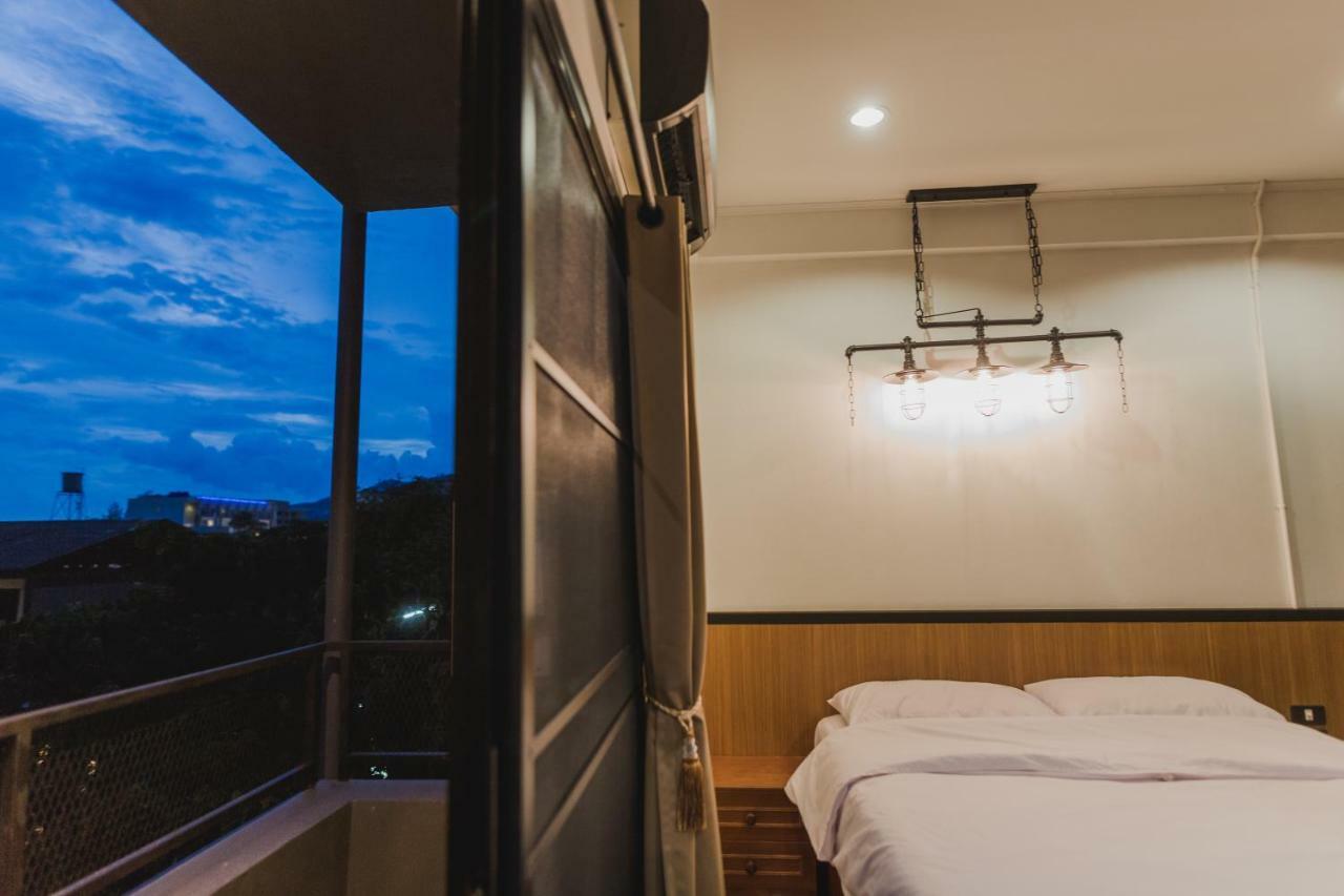 No.9 Hostel & Cafe Chiang Mai Eksteriør billede
